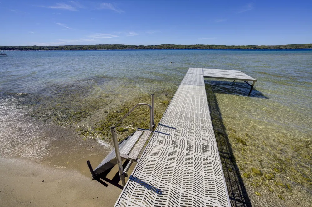 488 S Stony Point Road Suttons Bay Township, MI 49682