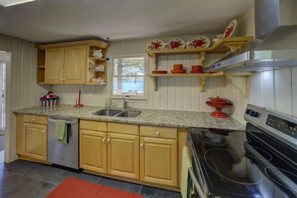 488 S Stony Point Road Suttons Bay Township, MI 49682
