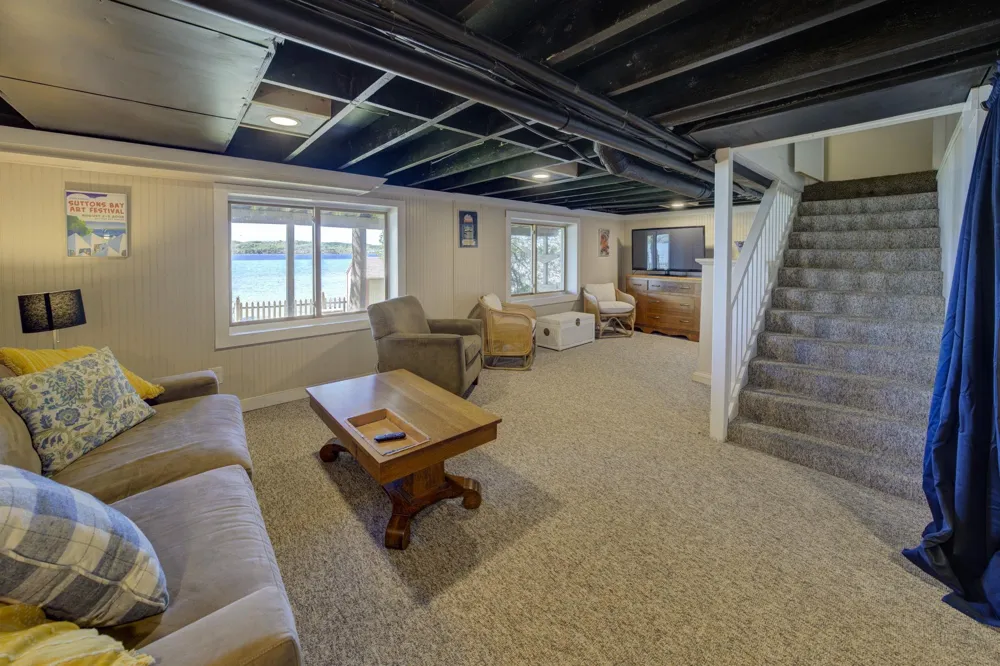 488 S Stony Point Road Suttons Bay Township, MI 49682
