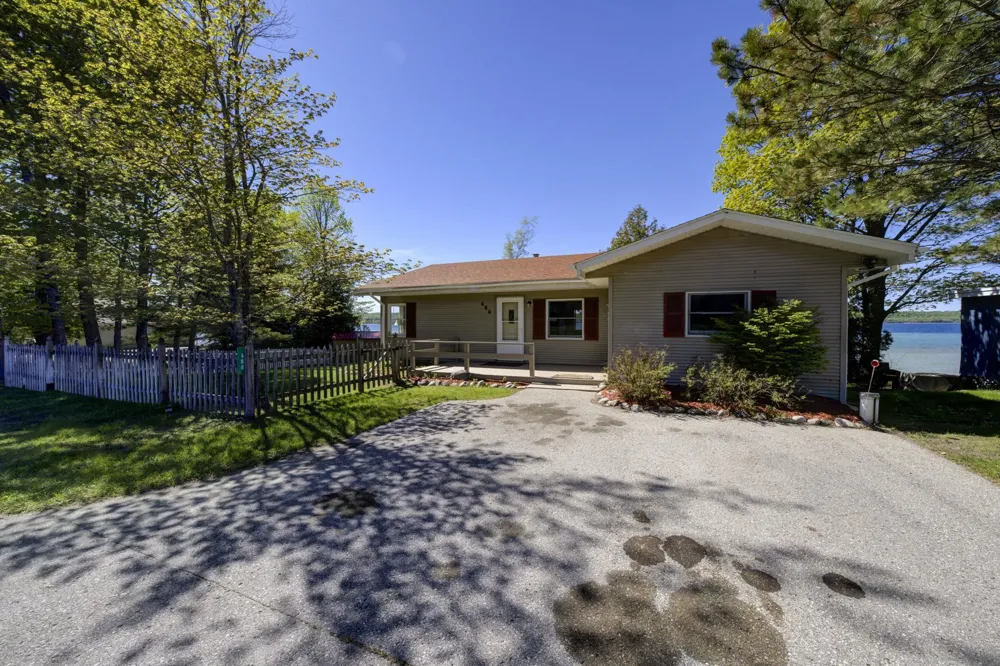 488 S Stony Point Road Suttons Bay Township, MI 49682