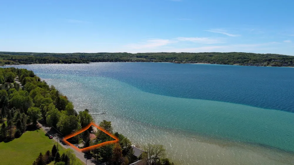 488 S Stony Point Road Suttons Bay Township, MI 49682