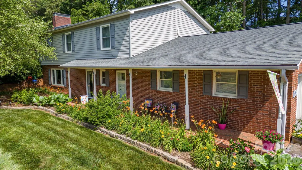 2959 Ramblewoods Drive Valdese, NC 28690