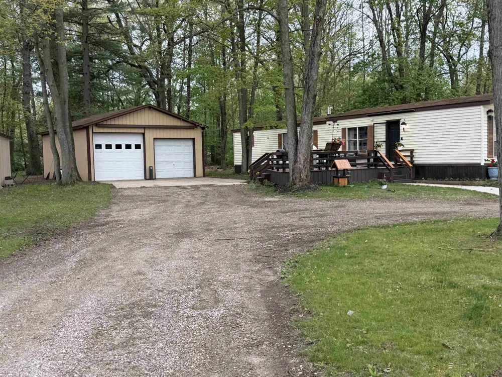 2245 Edgewood Surrey Township, MI 48622