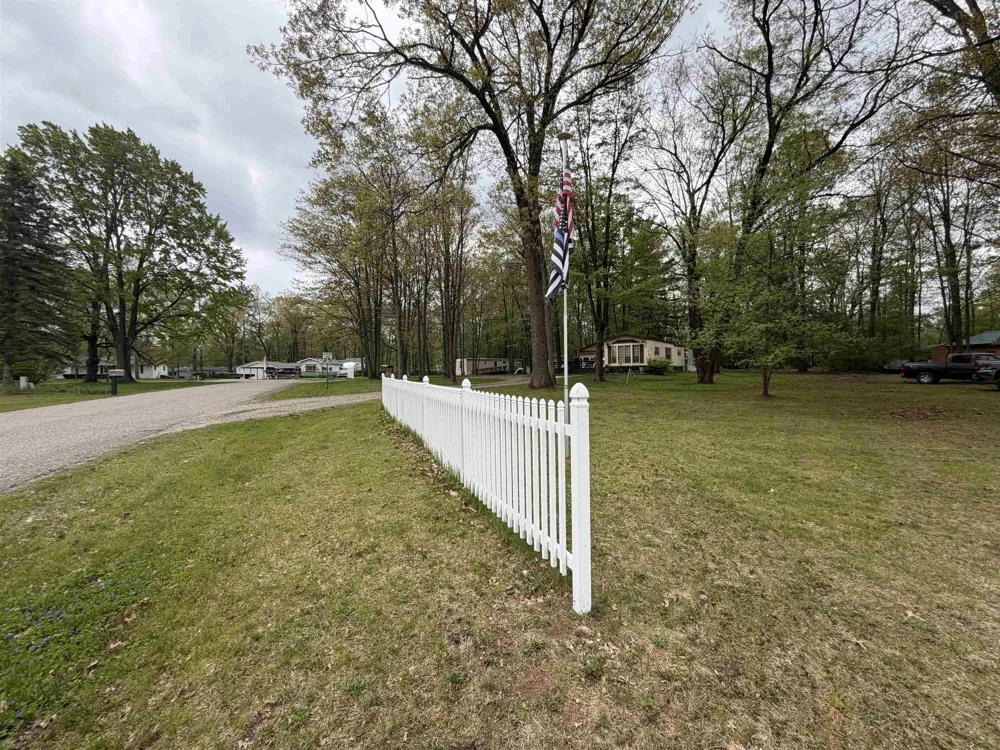 2245 Edgewood Surrey Township, MI 48622