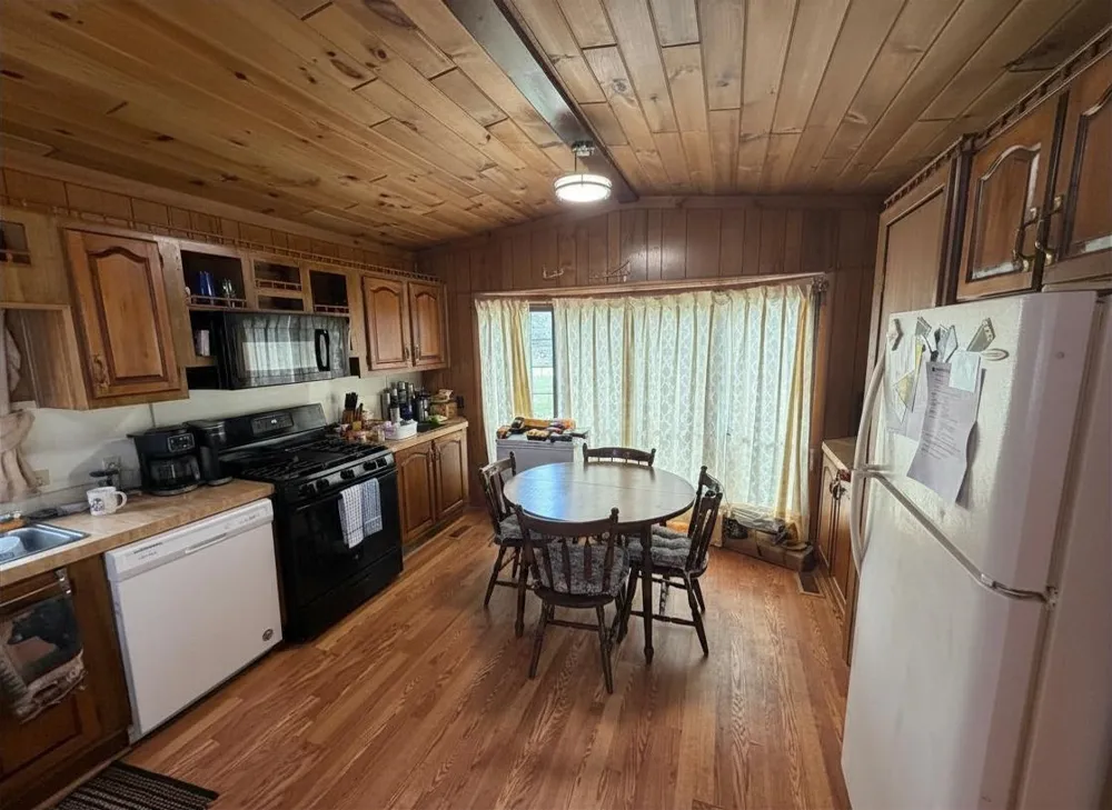 2245 Edgewood Surrey Township, MI 48622