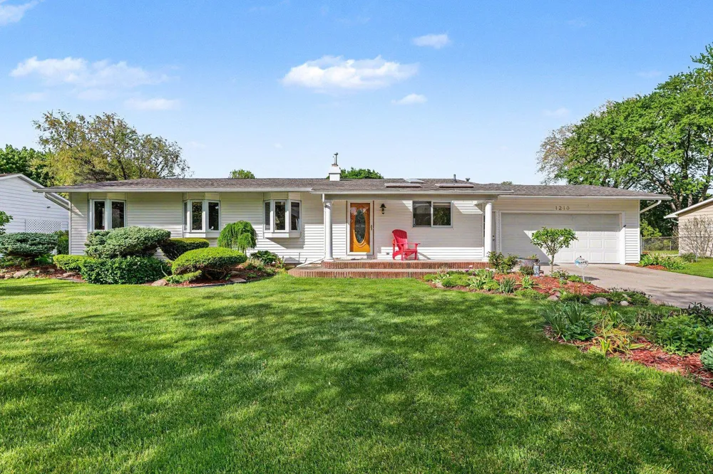 1210 Glenwood Drive Mt Pleasant City, MI 48858