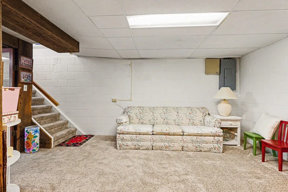 1210 Glenwood Drive Mt Pleasant City, MI 48858