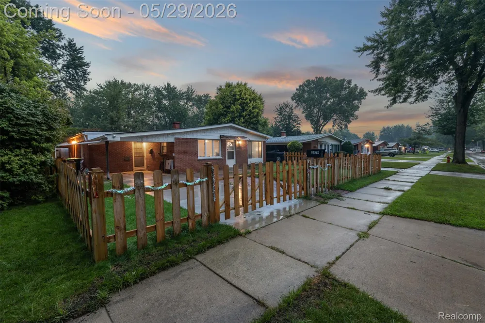 1579 Dulong Avenue Madison Heights City, MI 48071