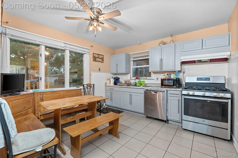 1579 Dulong Avenue Madison Heights City, MI 48071