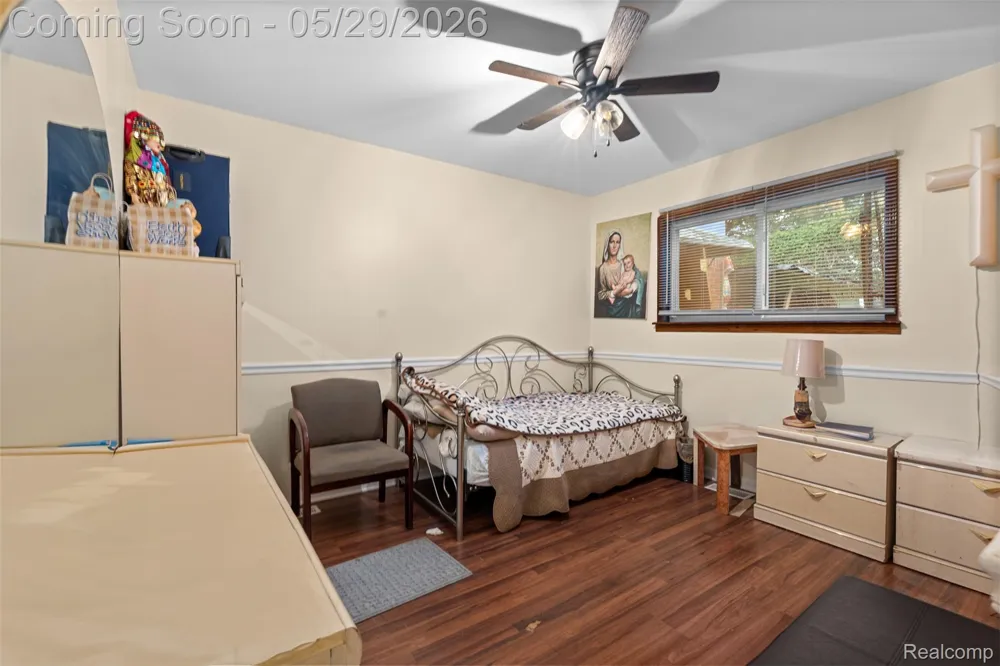 1579 Dulong Avenue Madison Heights City, MI 48071