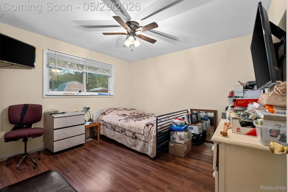1579 Dulong Avenue Madison Heights City, MI 48071