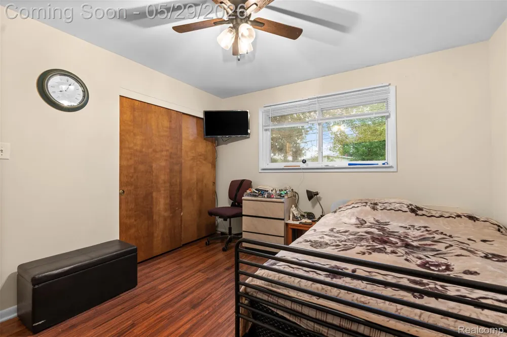 1579 Dulong Avenue Madison Heights City, MI 48071