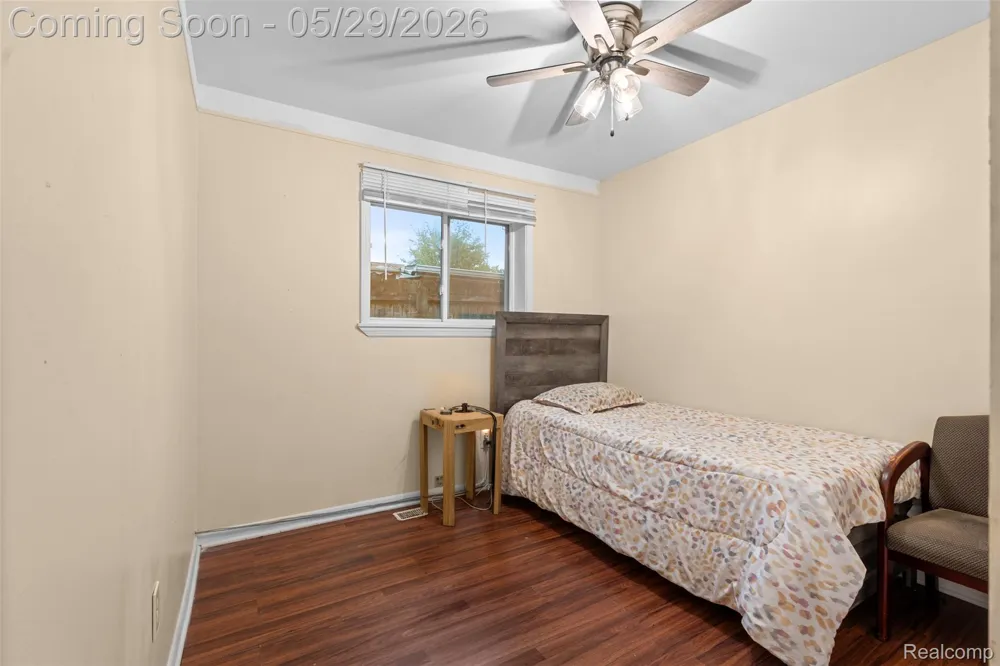1579 Dulong Avenue Madison Heights City, MI 48071