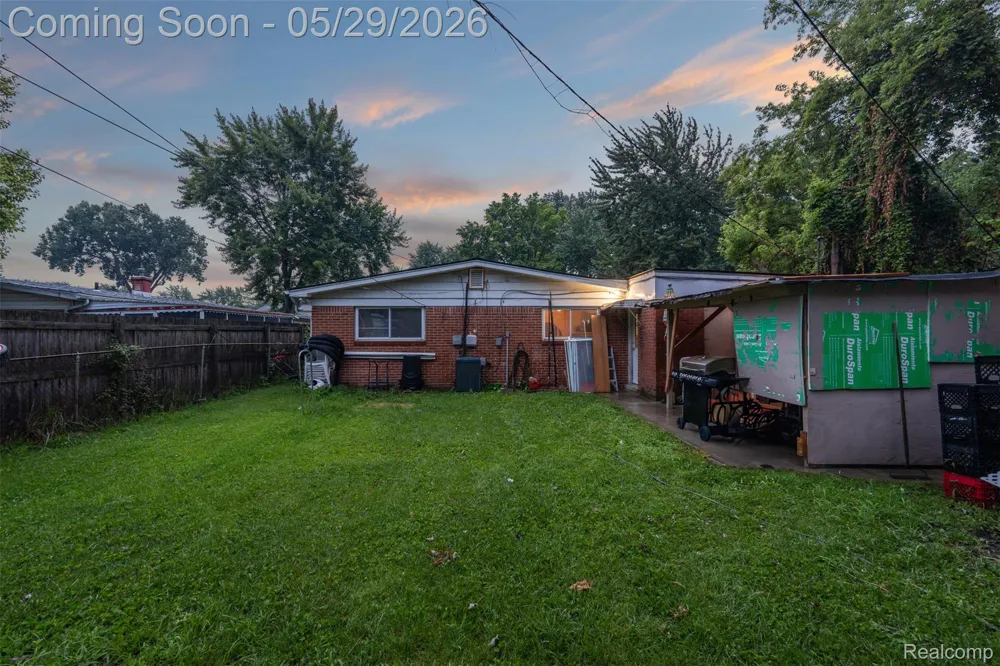 1579 Dulong Avenue Madison Heights City, MI 48071