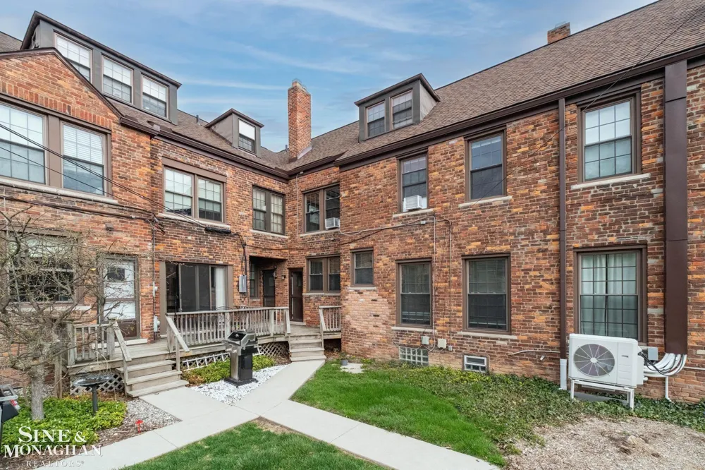 377 Rivard Boulevard Grosse Pointe City, MI 48230