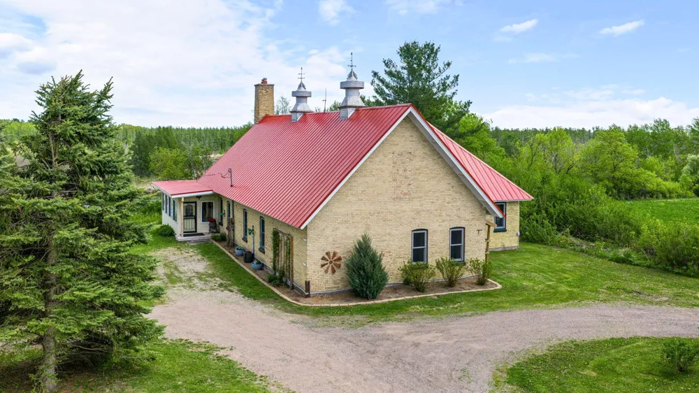 8825 Greeley Loop Braham, MN 55006