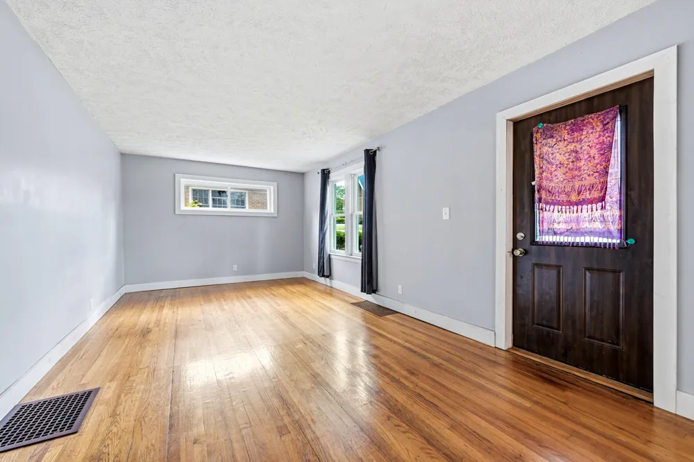 205 Parchmount Avenue Parchment City, MI 49004