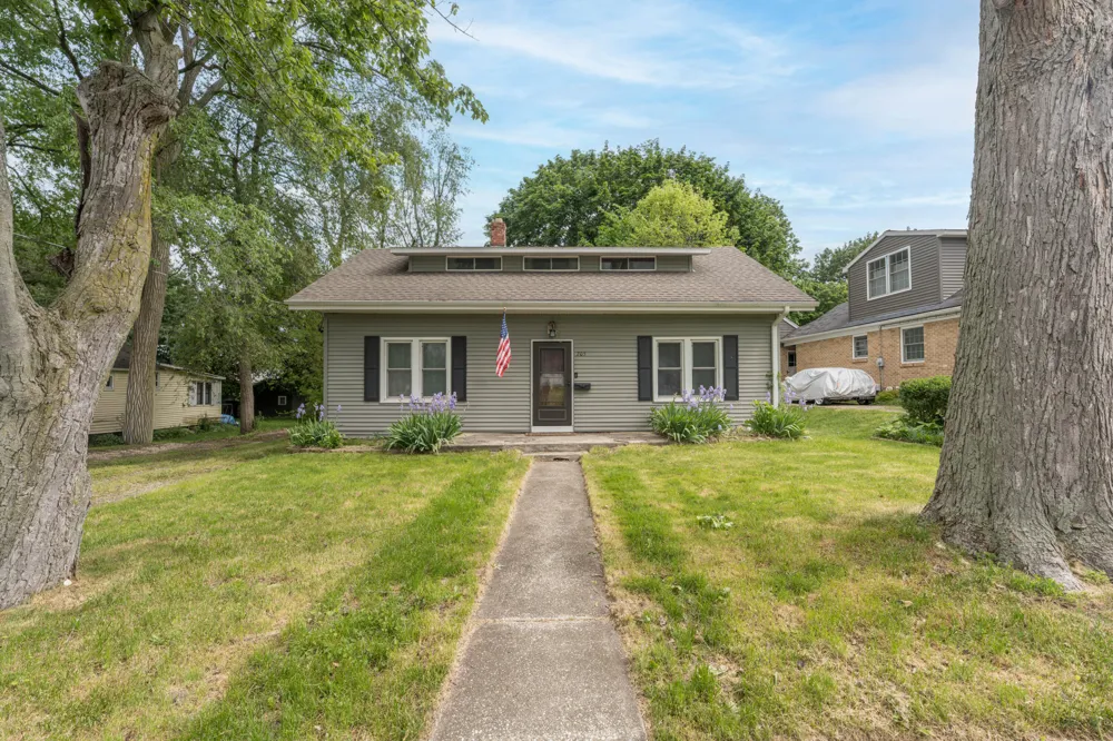 205 Parchmount Avenue Parchment City, MI 49004