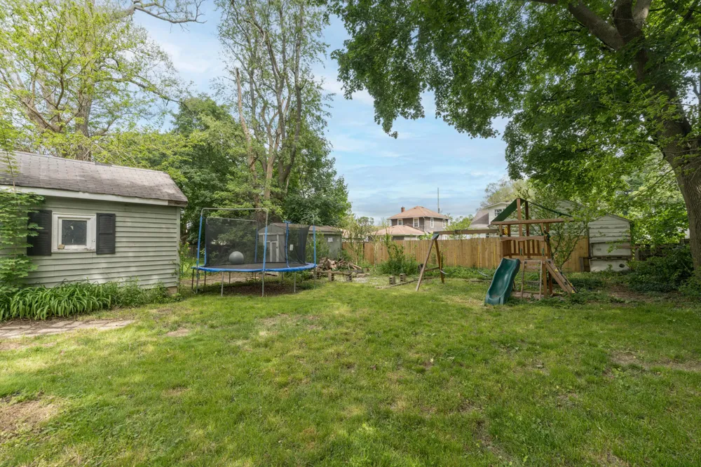 205 Parchmount Avenue Parchment City, MI 49004