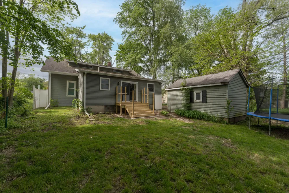205 Parchmount Avenue Parchment City, MI 49004