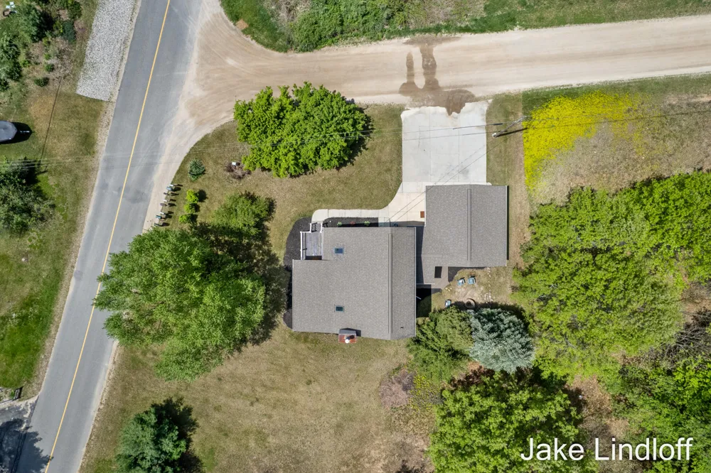 11014 E Royal Road Morton Township, MI 49346