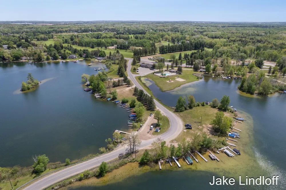 11014 E Royal Road Morton Township, MI 49346