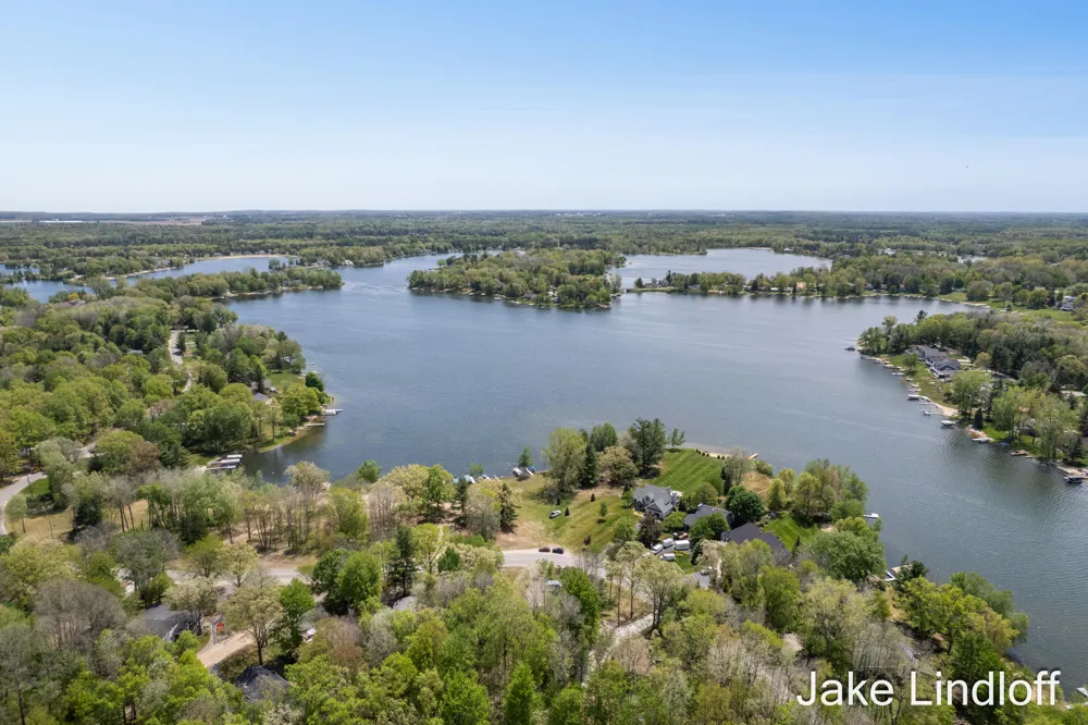 11014 E Royal Road Morton Township, MI 49346