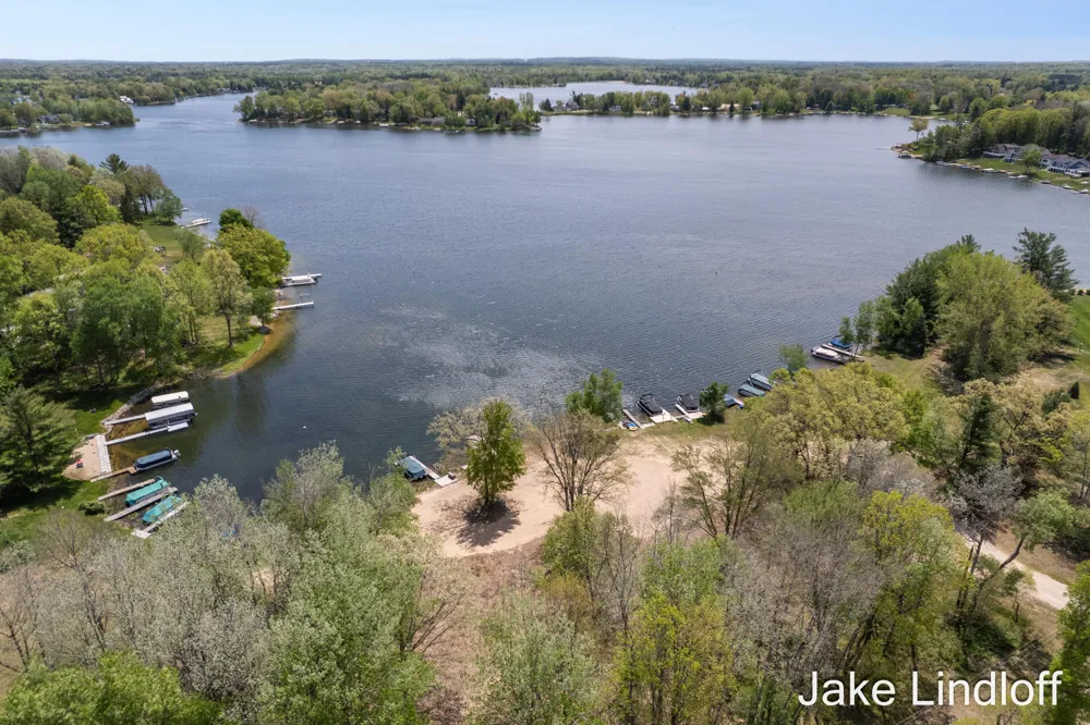 11014 E Royal Road Morton Township, MI 49346