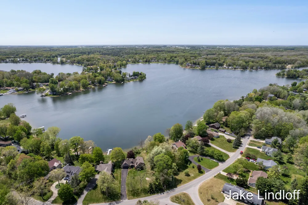 11014 E Royal Road Morton Township, MI 49346