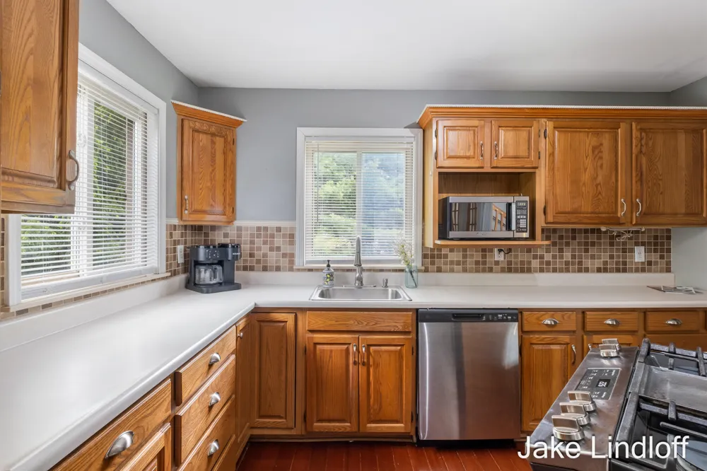 11014 E Royal Road Morton Township, MI 49346