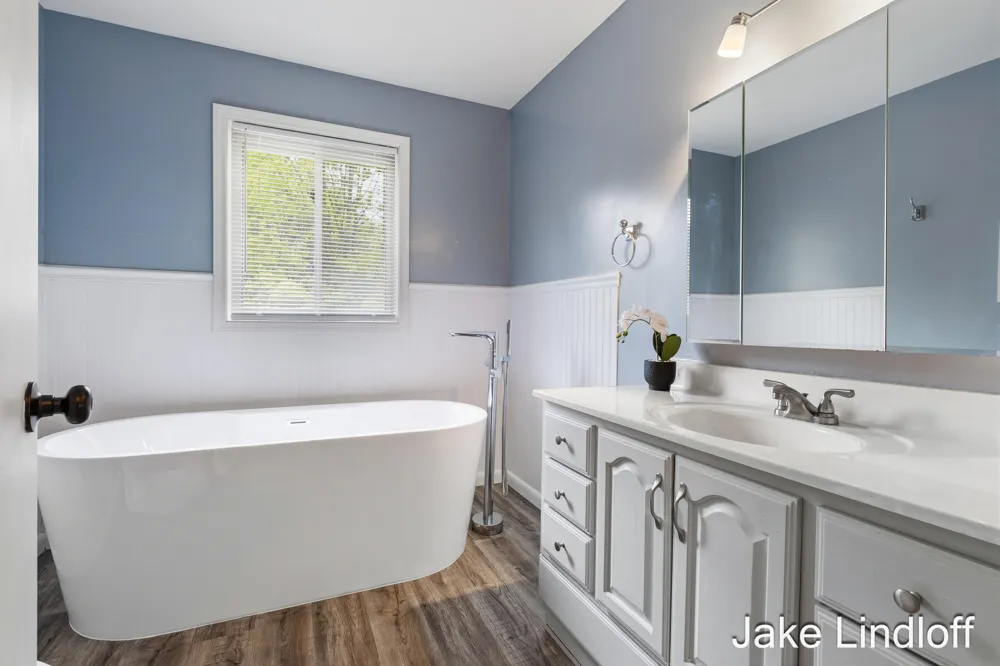 11014 E Royal Road Morton Township, MI 49346