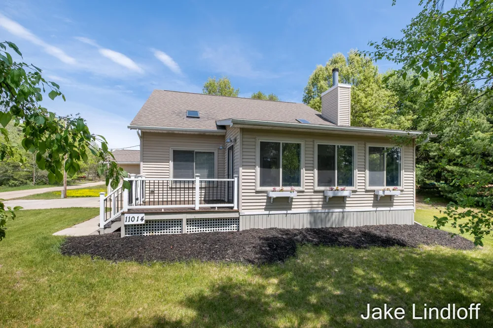 11014 E Royal Road Morton Township, MI 49346