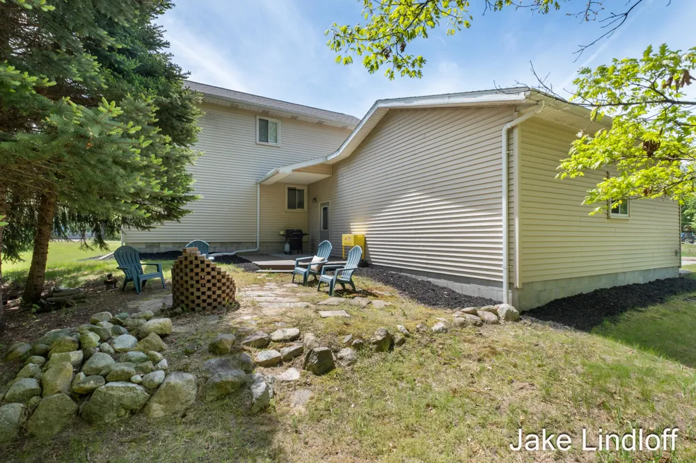 11014 E Royal Road Morton Township, MI 49346