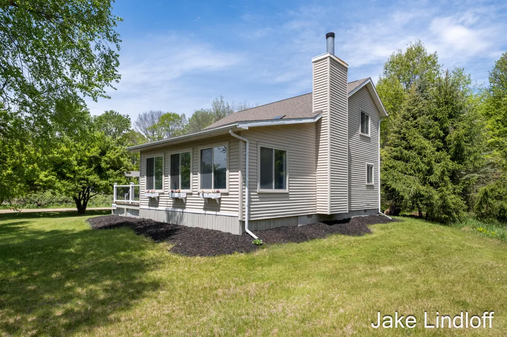 11014 E Royal Road Morton Township, MI 49346