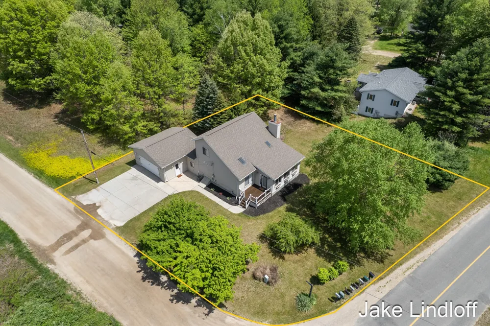 11014 E Royal Road Morton Township, MI 49346