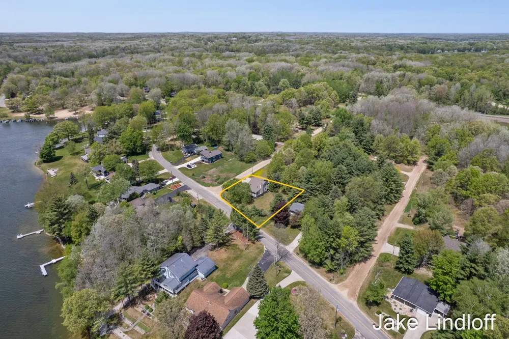 11014 E Royal Road Morton Township, MI 49346