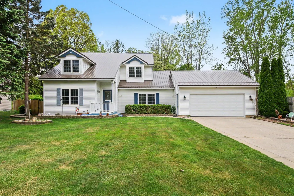 12177 Reyburn Drive NE Algoma Township, MI 49345