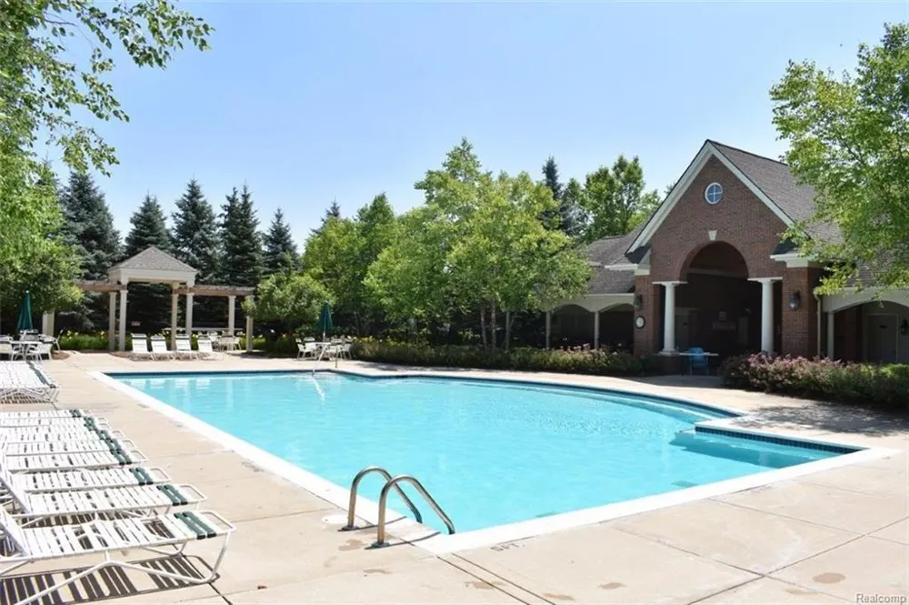 20209 Chesapeake Circle Commerce Charter Township, MI 48390