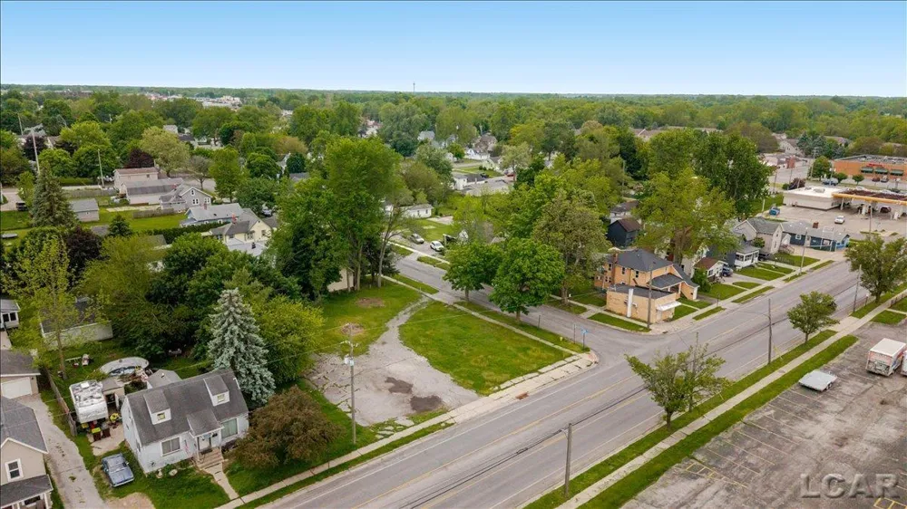 319 W Beecher Street Adrian City, MI 49221