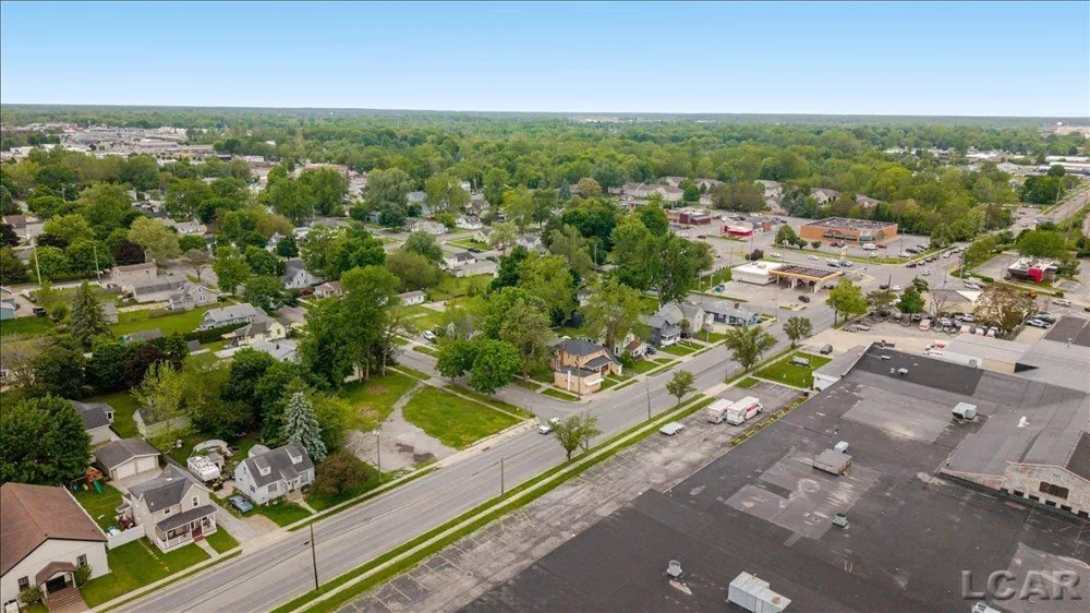 319 W Beecher Street Adrian City, MI 49221