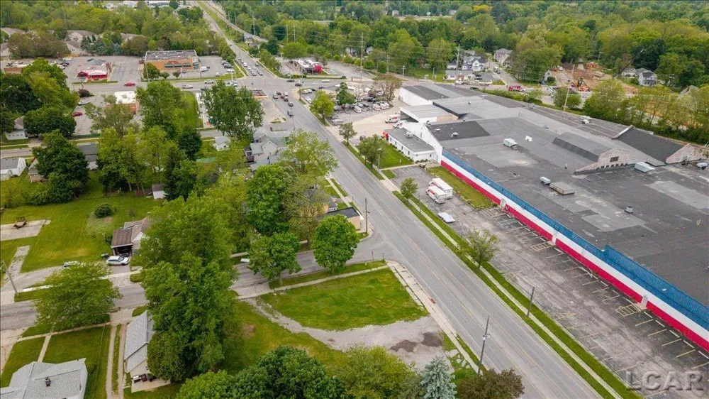 319 W Beecher Street Adrian City, MI 49221