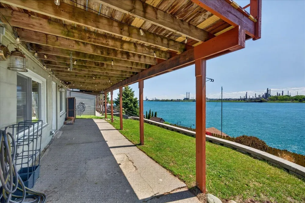 125 Gratiot Boulevard Marysville City, MI 48040
