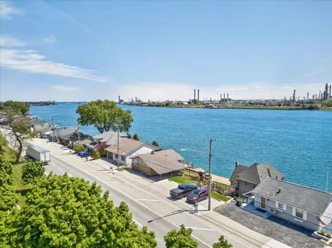 125 Gratiot Boulevard