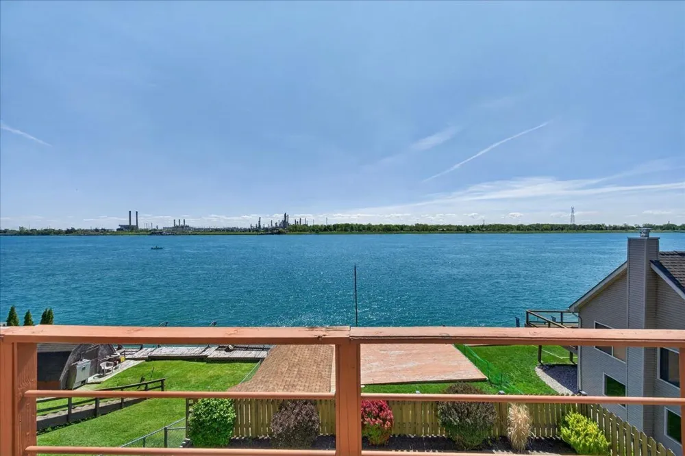 125 Gratiot Boulevard Marysville City, MI 48040