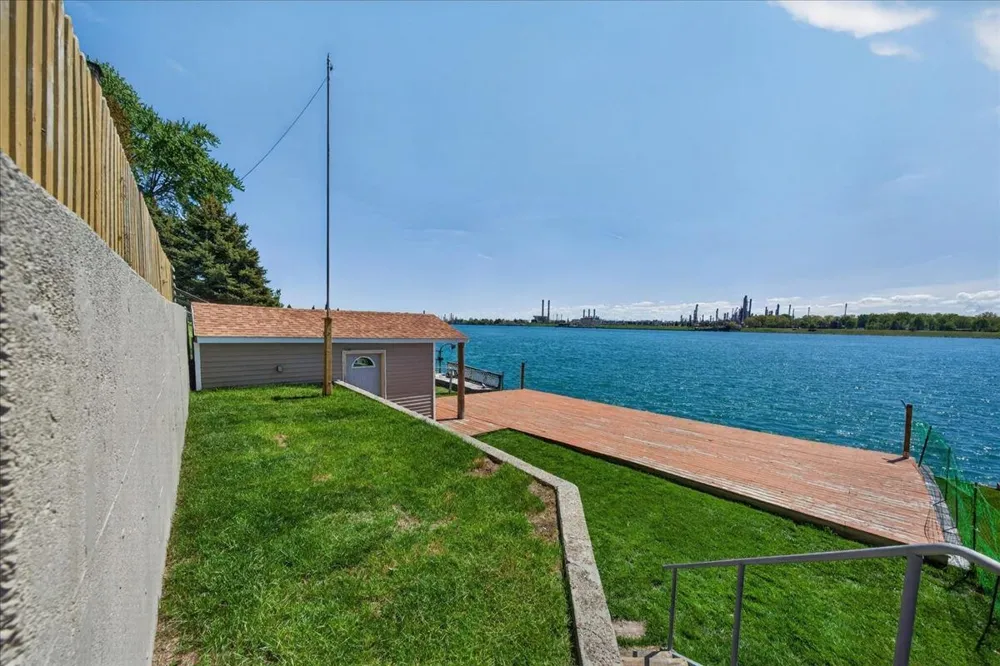 125 Gratiot Boulevard Marysville City, MI 48040
