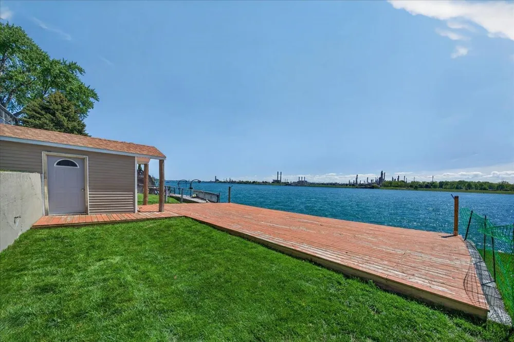 125 Gratiot Boulevard Marysville City, MI 48040