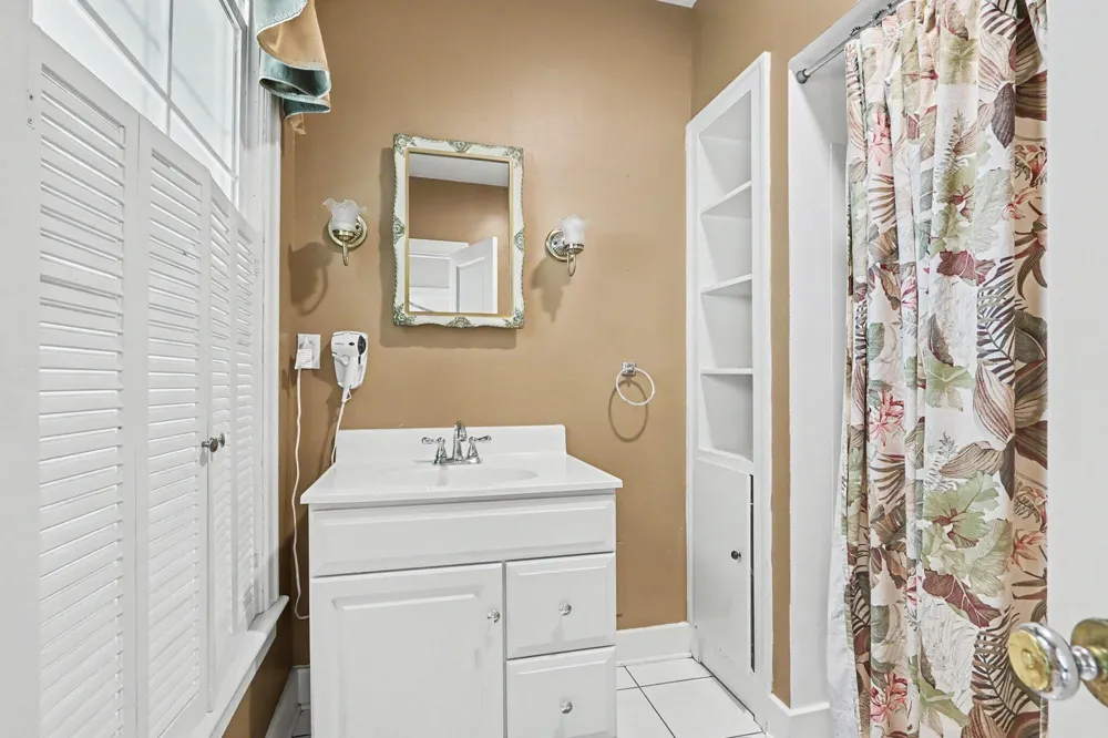 140 Meadowwood Court Decatur Village, MI 49045