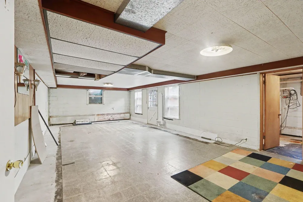 140 Meadowwood Court Decatur Village, MI 49045