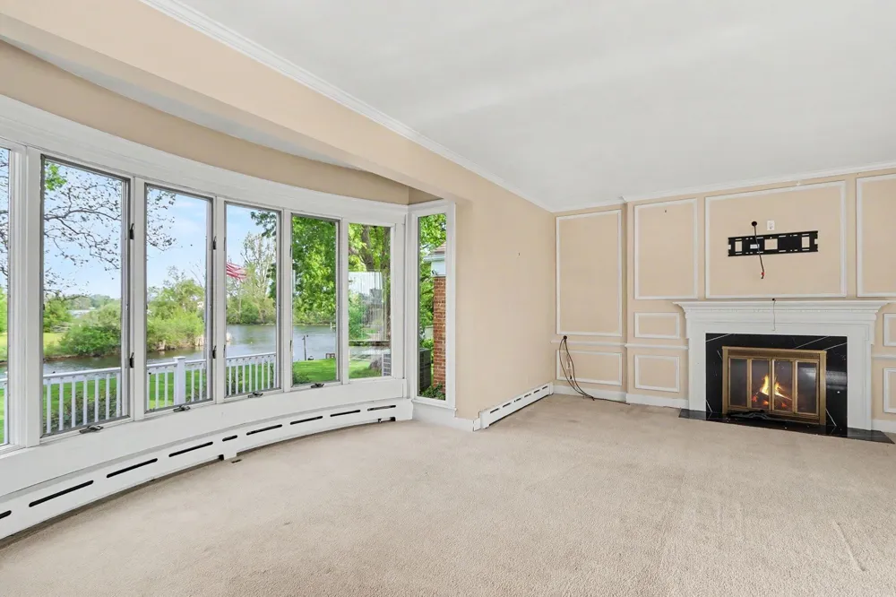 140 Meadowwood Court Decatur Village, MI 49045
