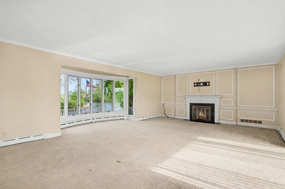 140 Meadowwood Court Decatur Village, MI 49045